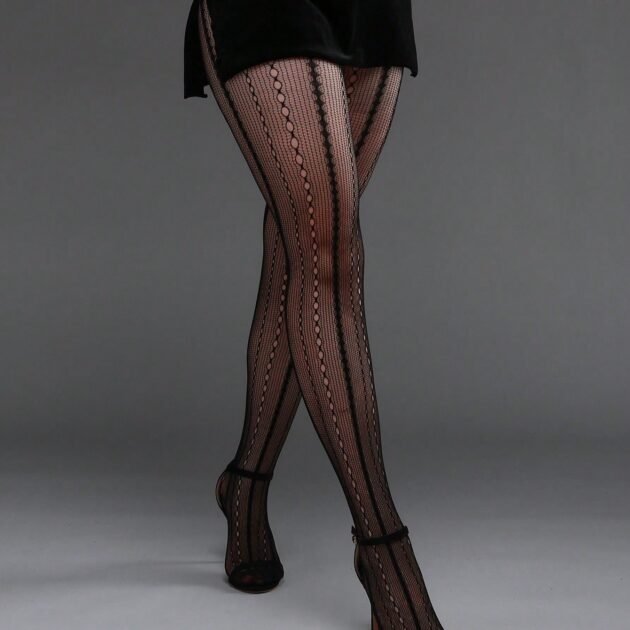 جوارب شبكية طويلة